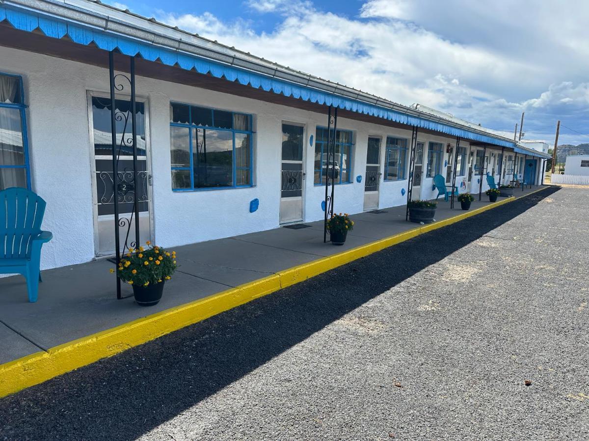 Maverick Motel Ратон Экстерьер фото